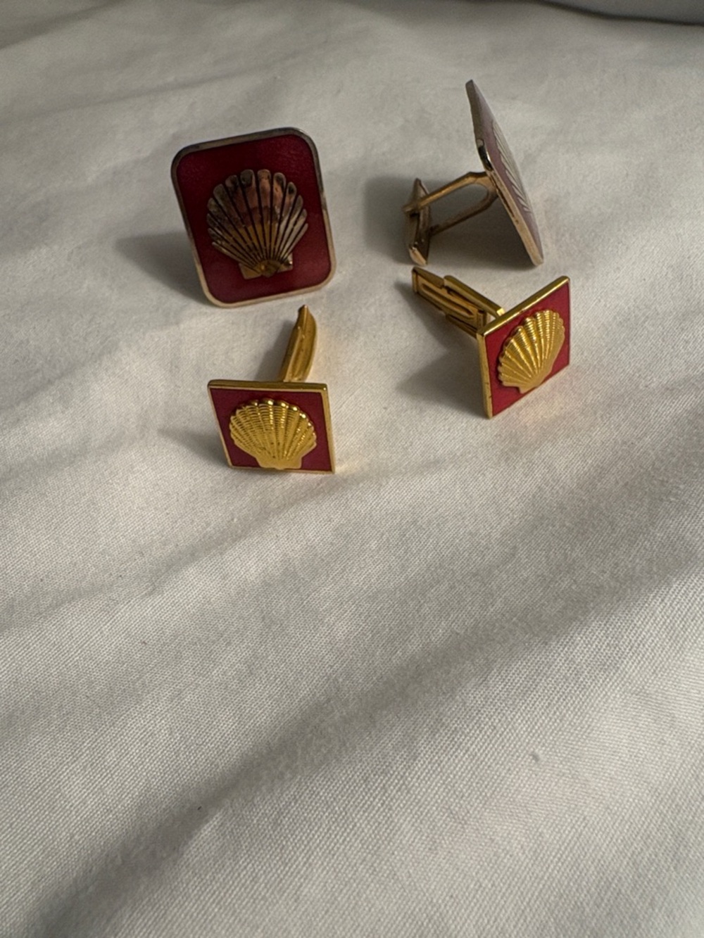 Gold Shell Red Enamel Cufflinks and Shirt Stud Set